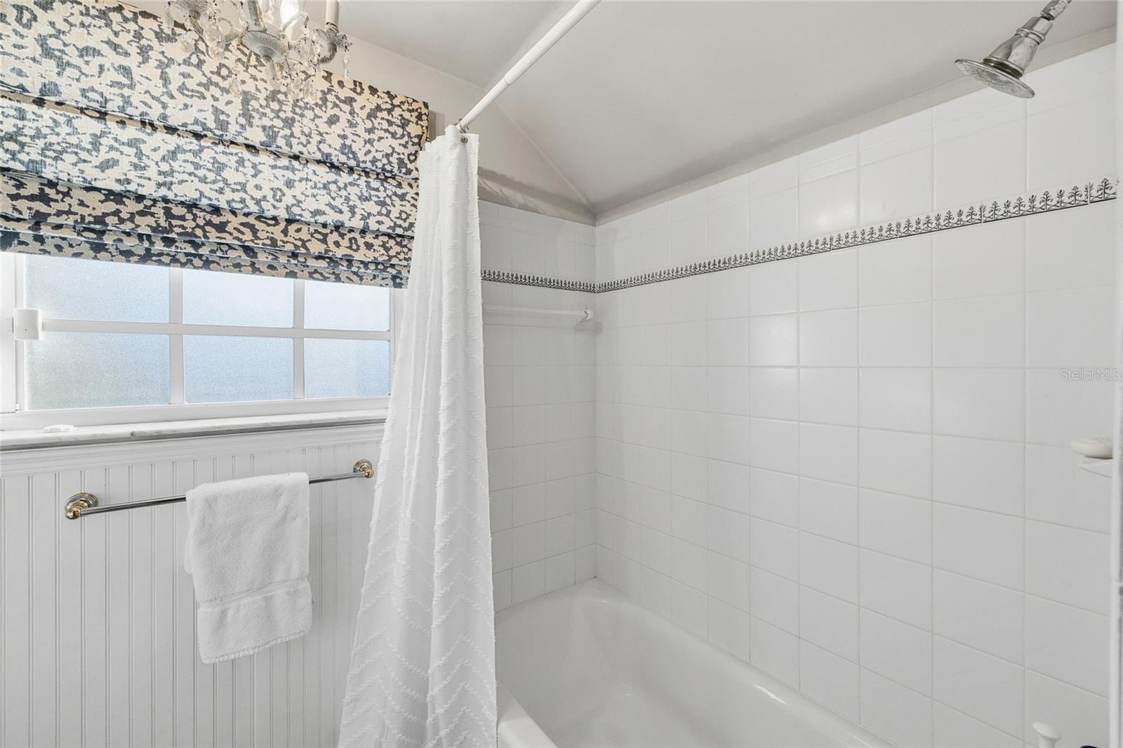 Image 36 of 58 For 1904 Hesperides Street