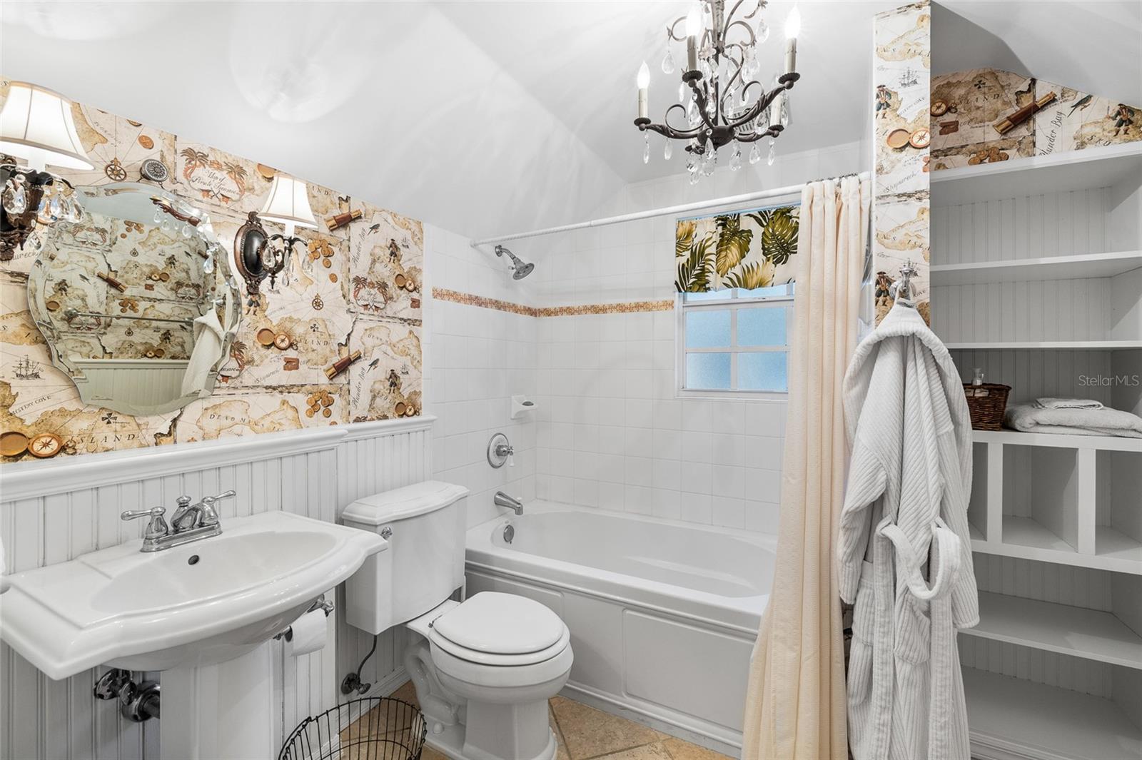 Image 40 of 58 For 1904 Hesperides Street