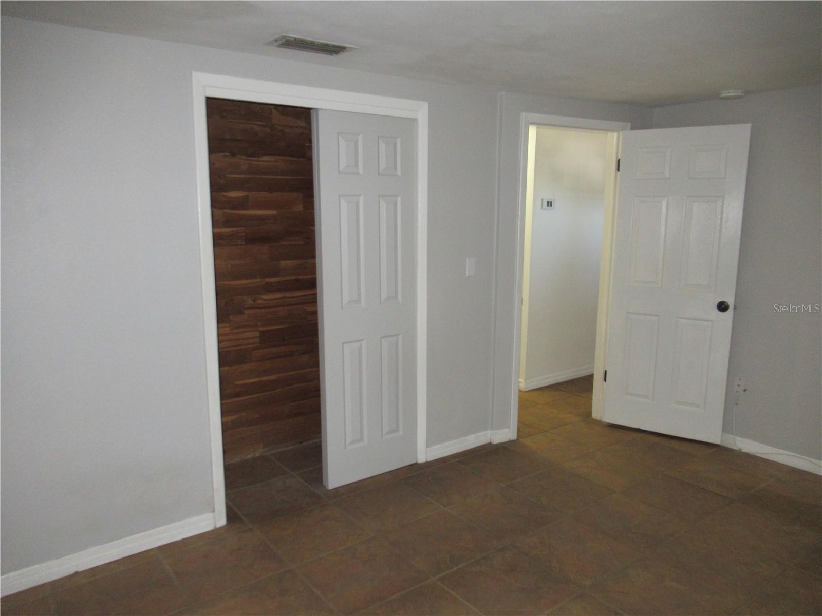 Image 16 of 36 For 3110 Rock Valley Dr