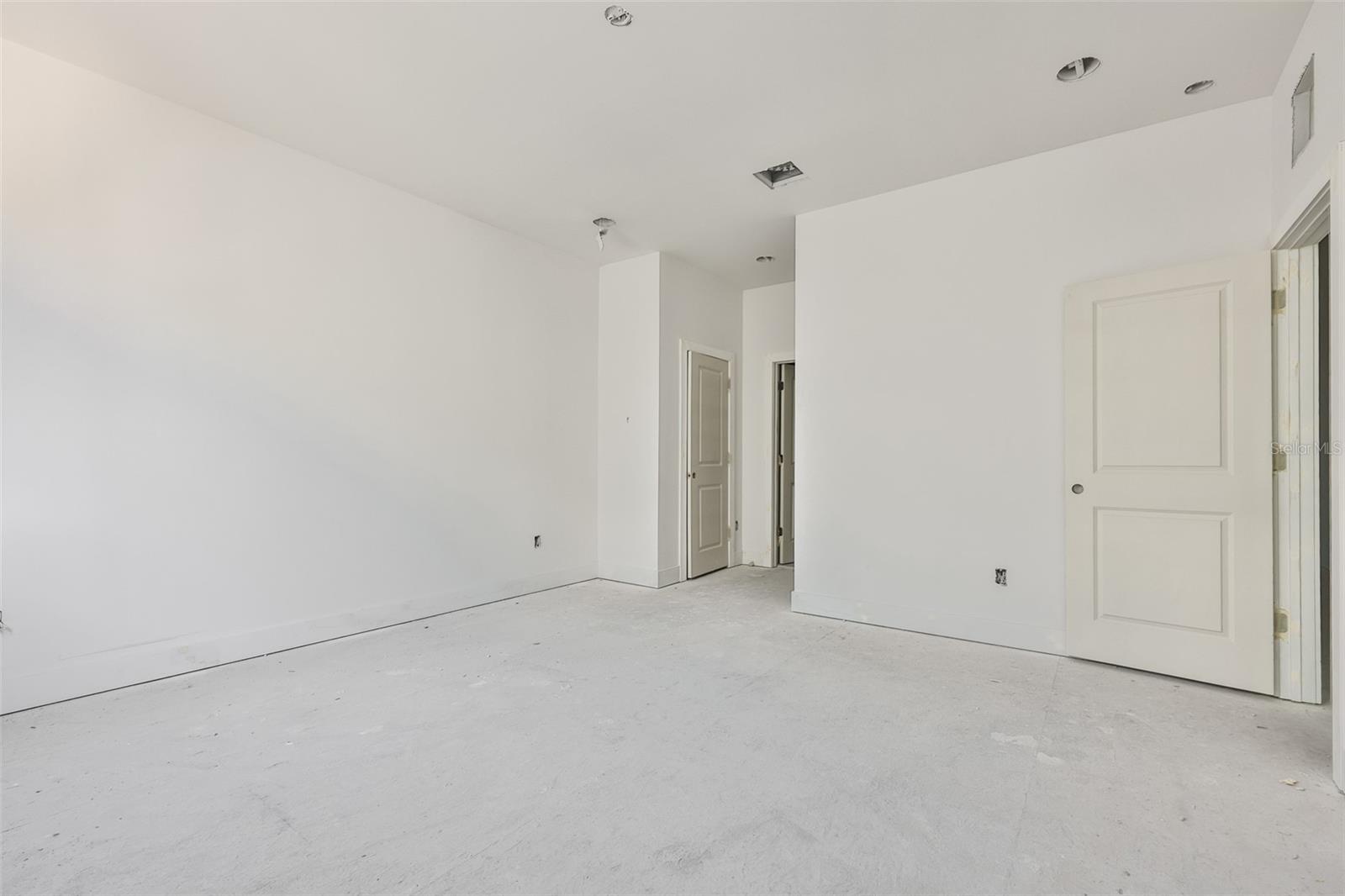 Image 12 of 17 For 310 Columbus Drive 1