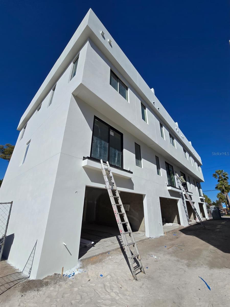 Image 2 of 17 For 310 Columbus Drive 1