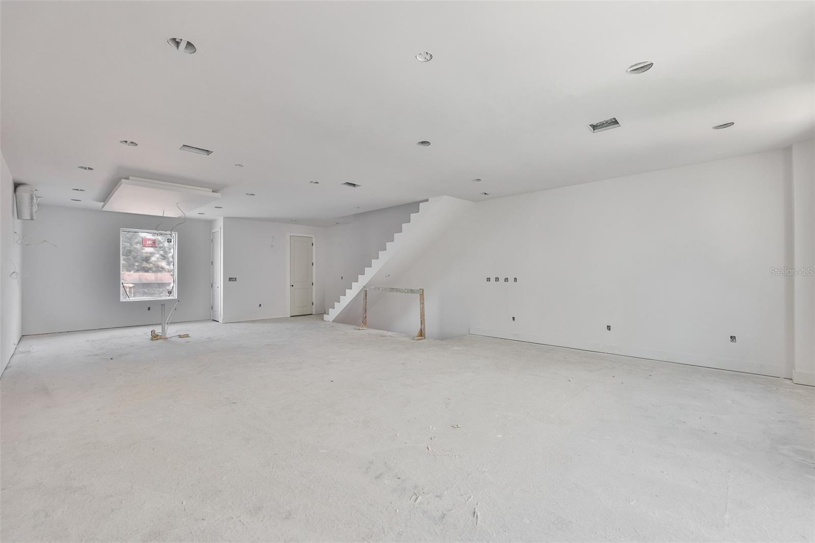 Image 5 of 17 For 310 Columbus Drive 1