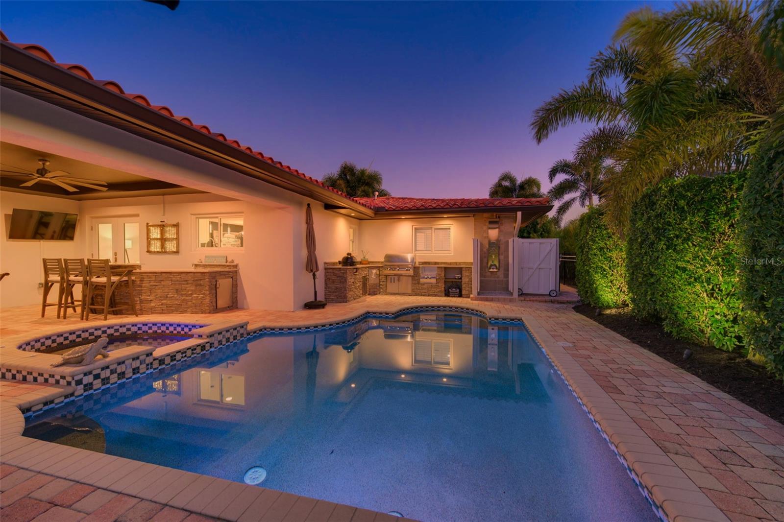 Image 4 of 55 For 1963 Michigan Avenue Ne