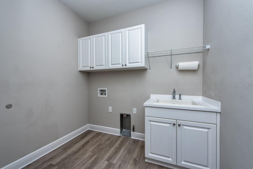 Image 25 of 49 For 3419 Woodmont Drive