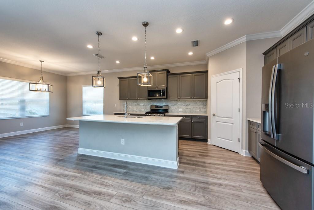 Image 8 of 49 For 3419 Woodmont Drive