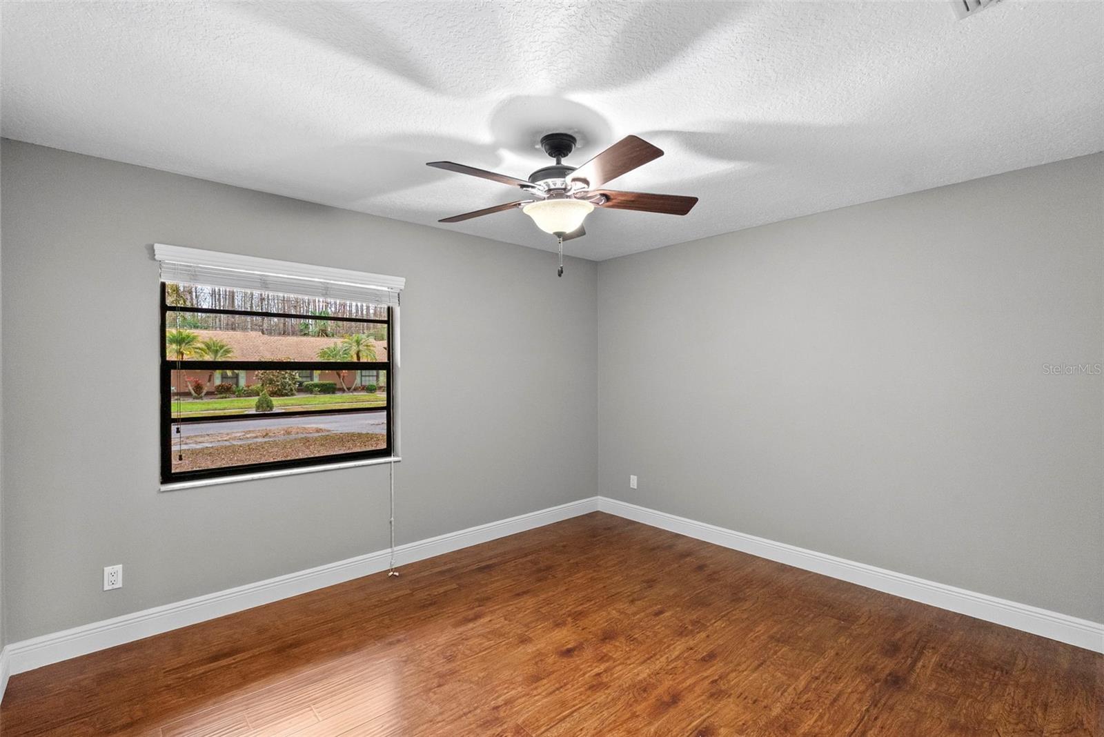 Image 10 of 54 For 723 Pent Street