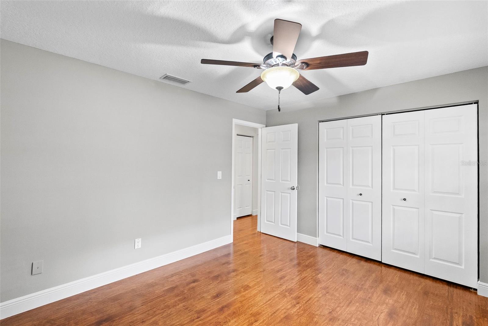 Image 12 of 54 For 723 Pent Street