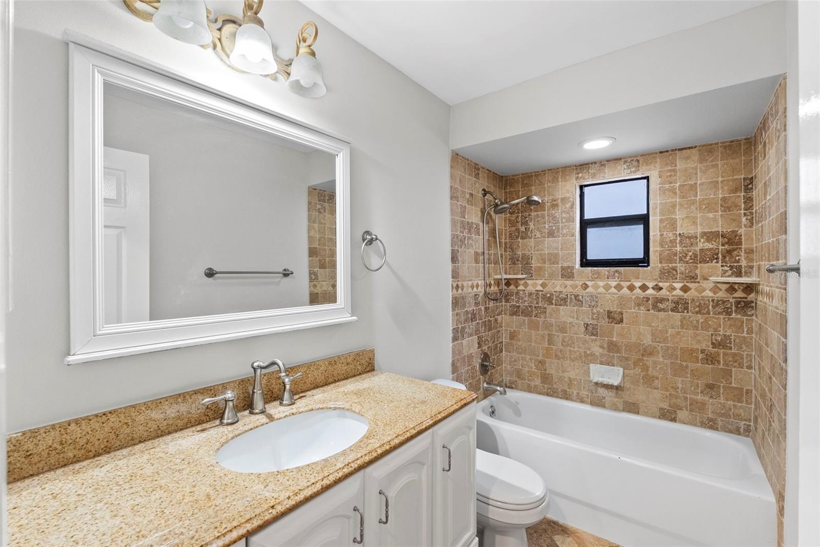 Image 13 of 54 For 723 Pent Street