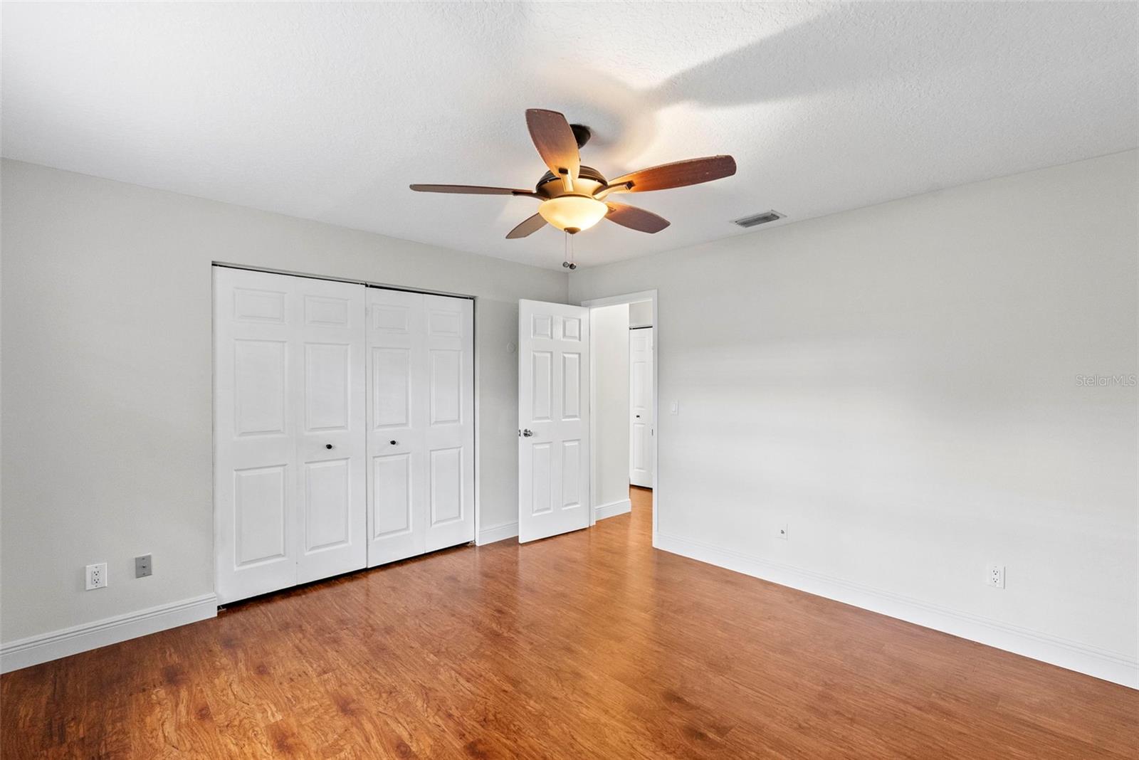 Image 15 of 54 For 723 Pent Street