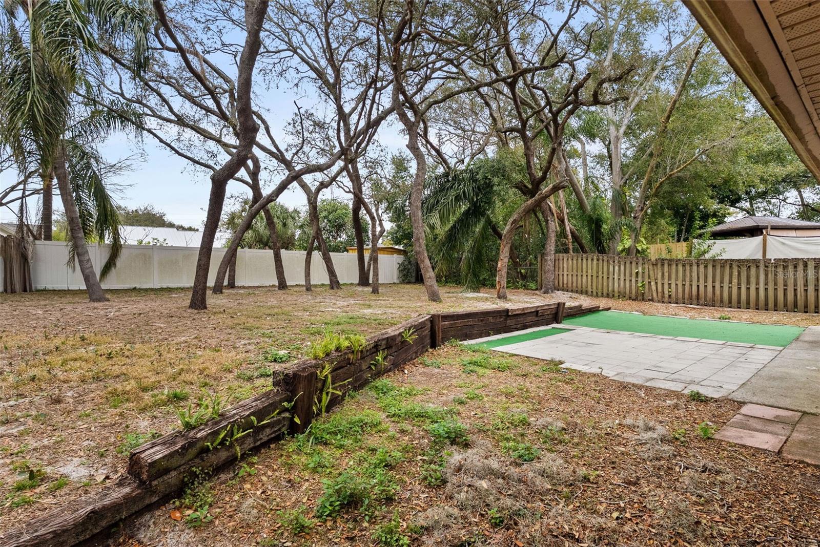 Image 17 of 54 For 723 Pent Street