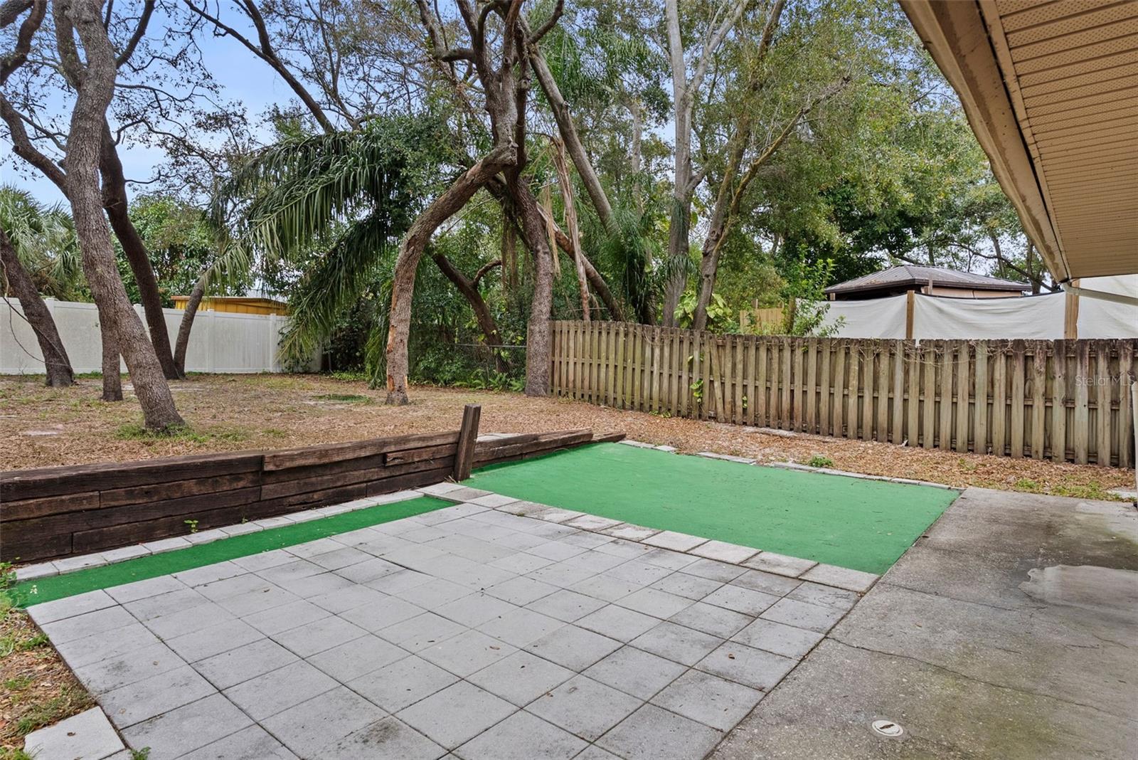 Image 18 of 54 For 723 Pent Street