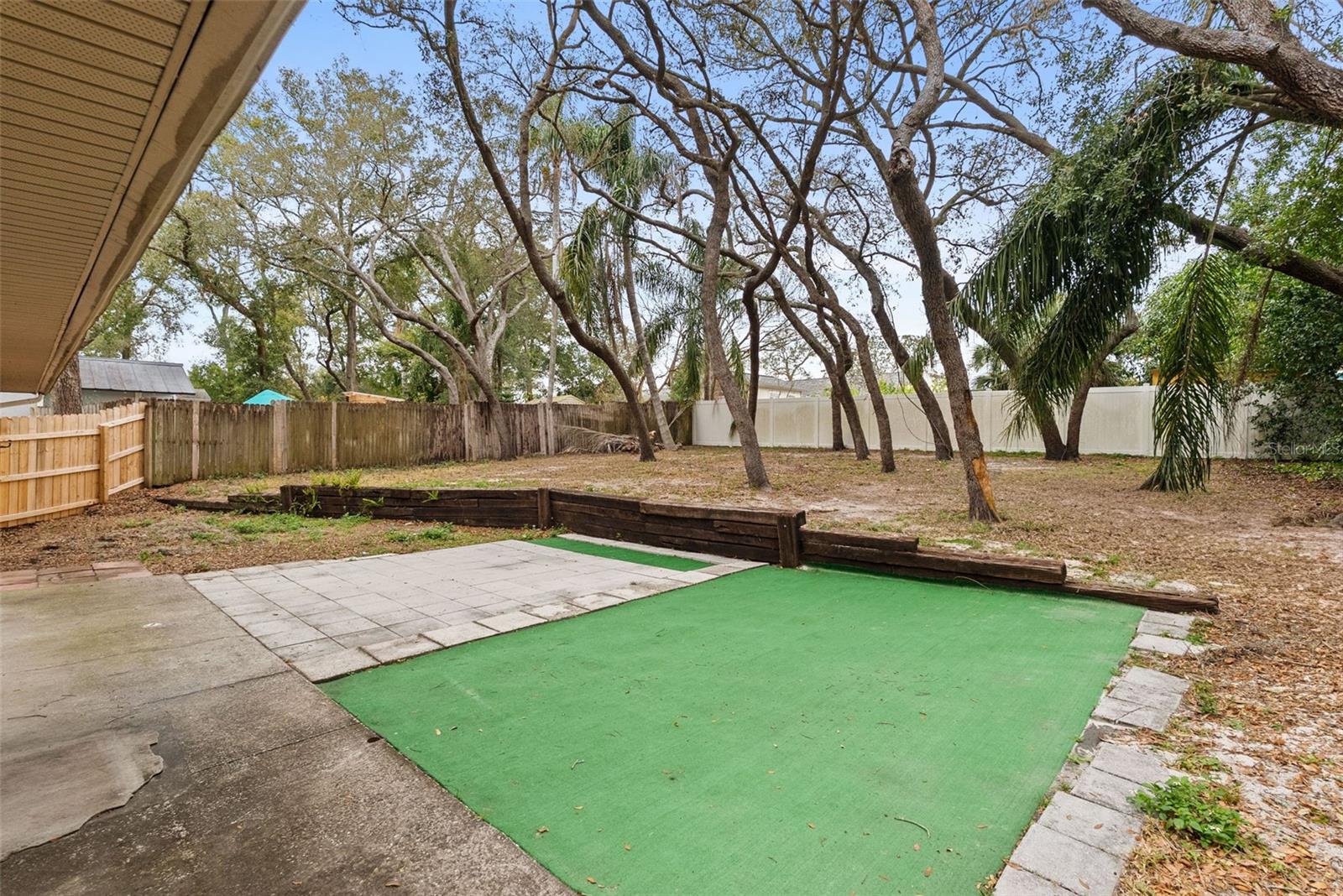 Image 19 of 54 For 723 Pent Street