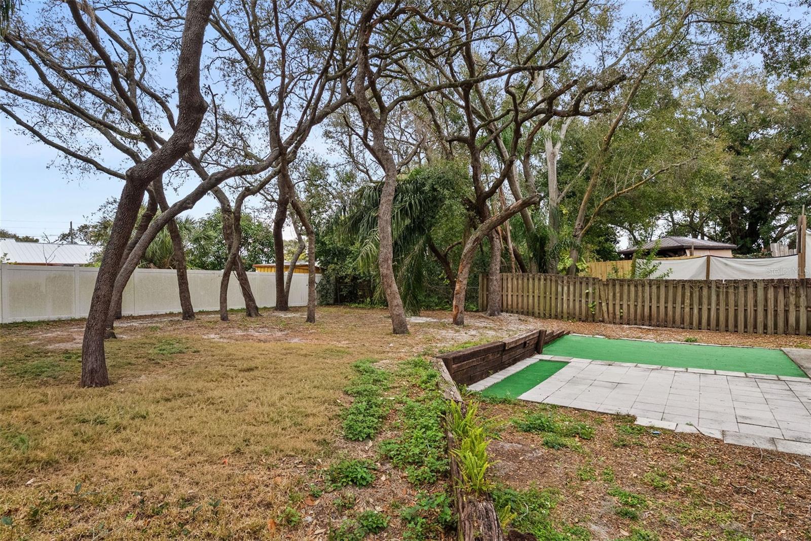 Image 22 of 54 For 723 Pent Street