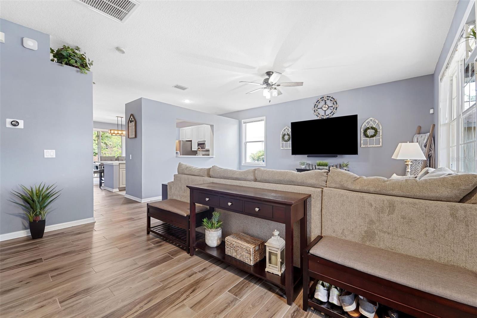 Image 16 of 33 For 4247 Day Bridge Place