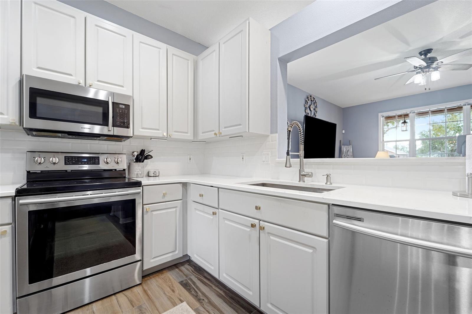 Image 9 of 33 For 4247 Day Bridge Place