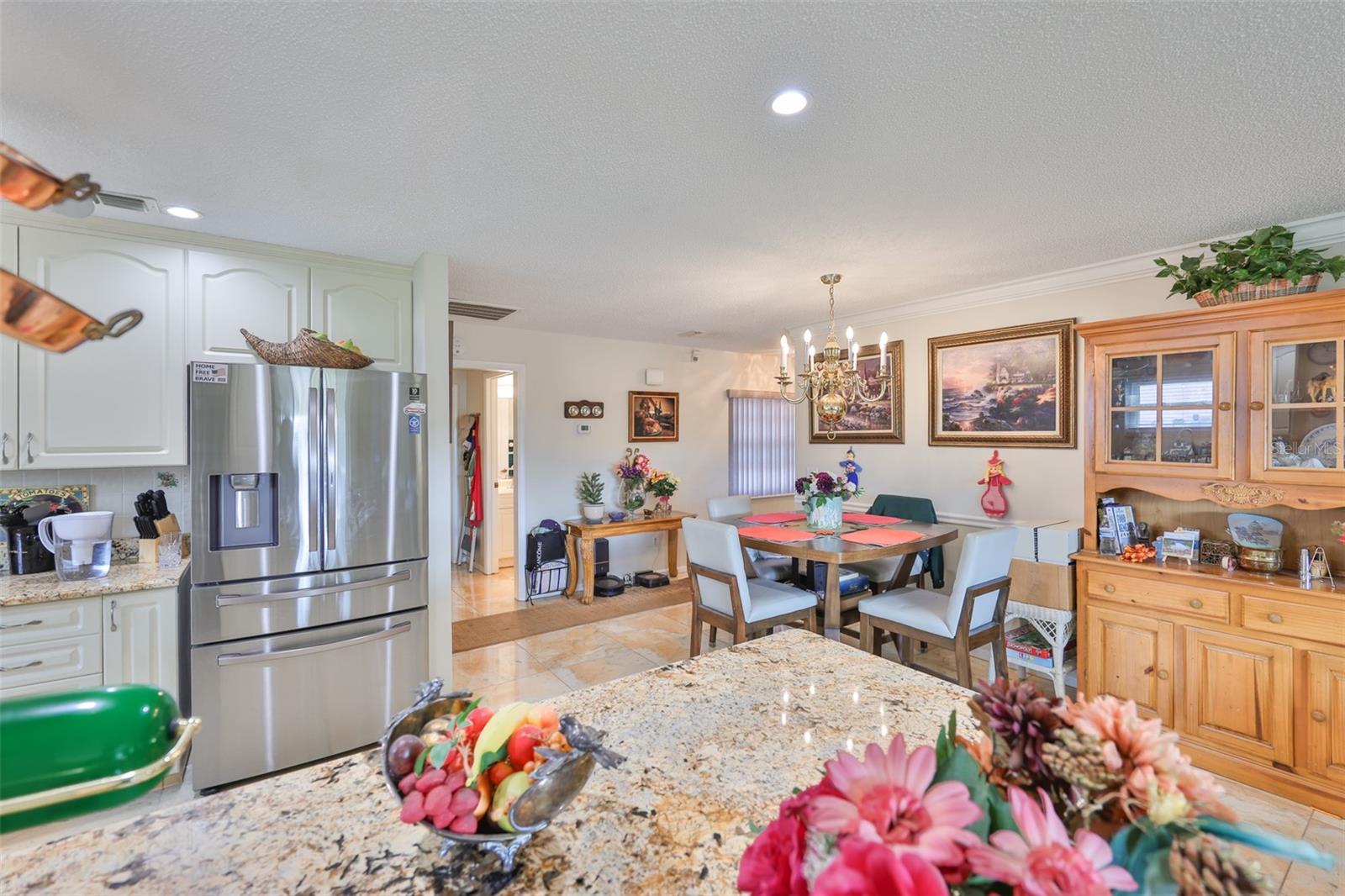 Listing photo id 14 for 2106 View Drive