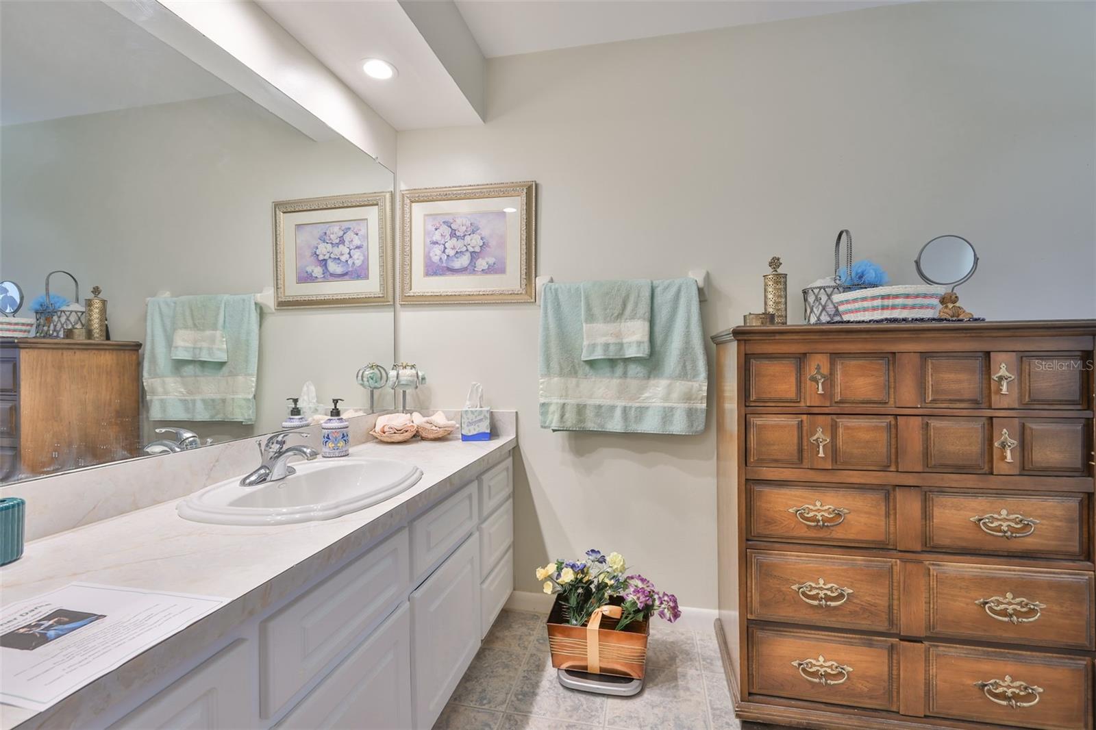 Listing photo id 28 for 2106 View Drive