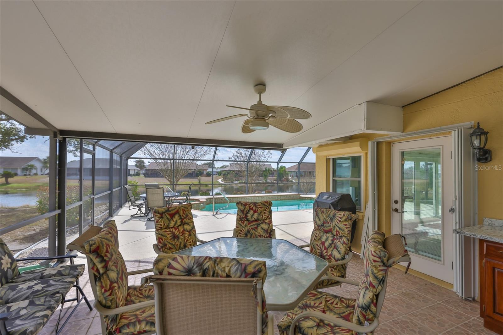 Listing photo id 36 for 2106 View Drive
