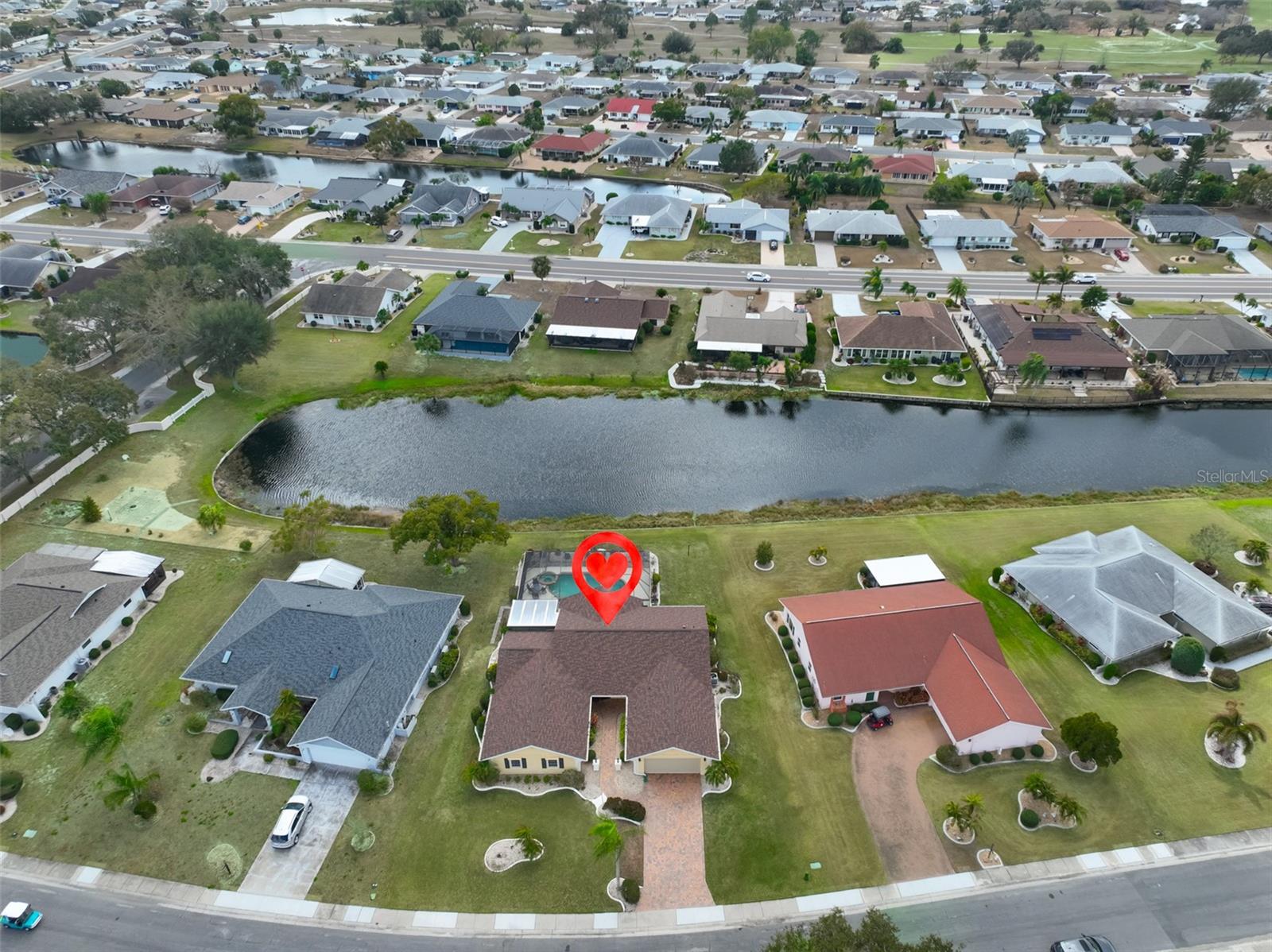 Listing photo id 2 for 2106 View Drive