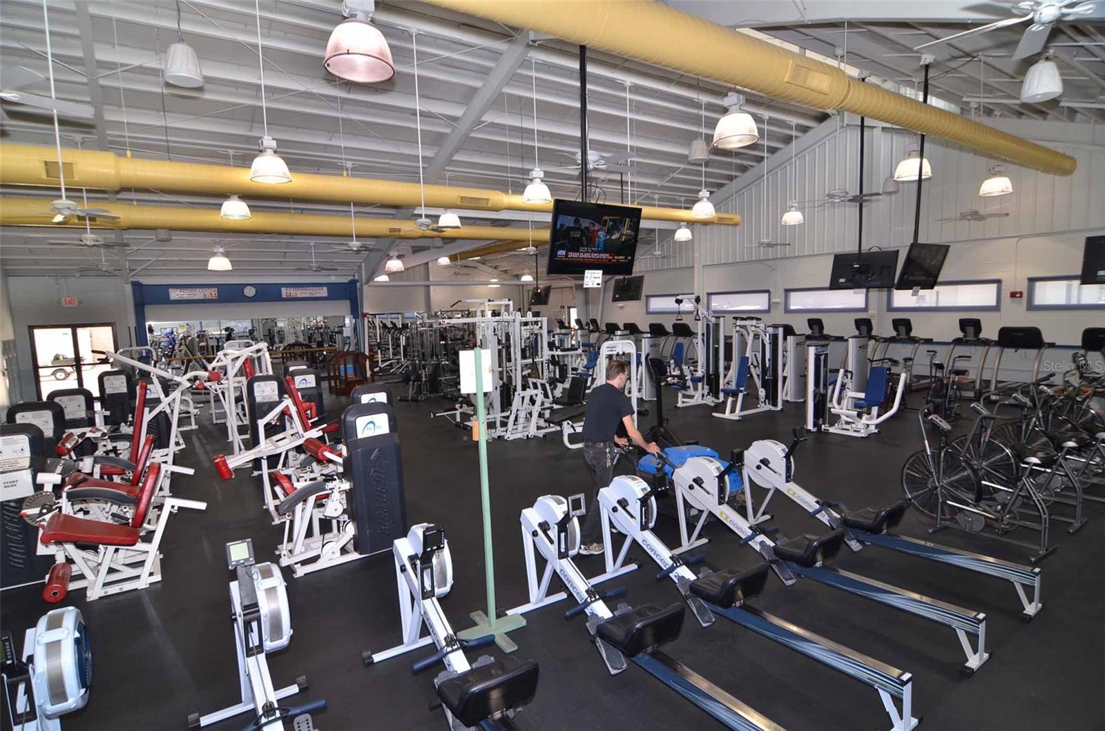 Listing photo id 49 for 2106 View Drive