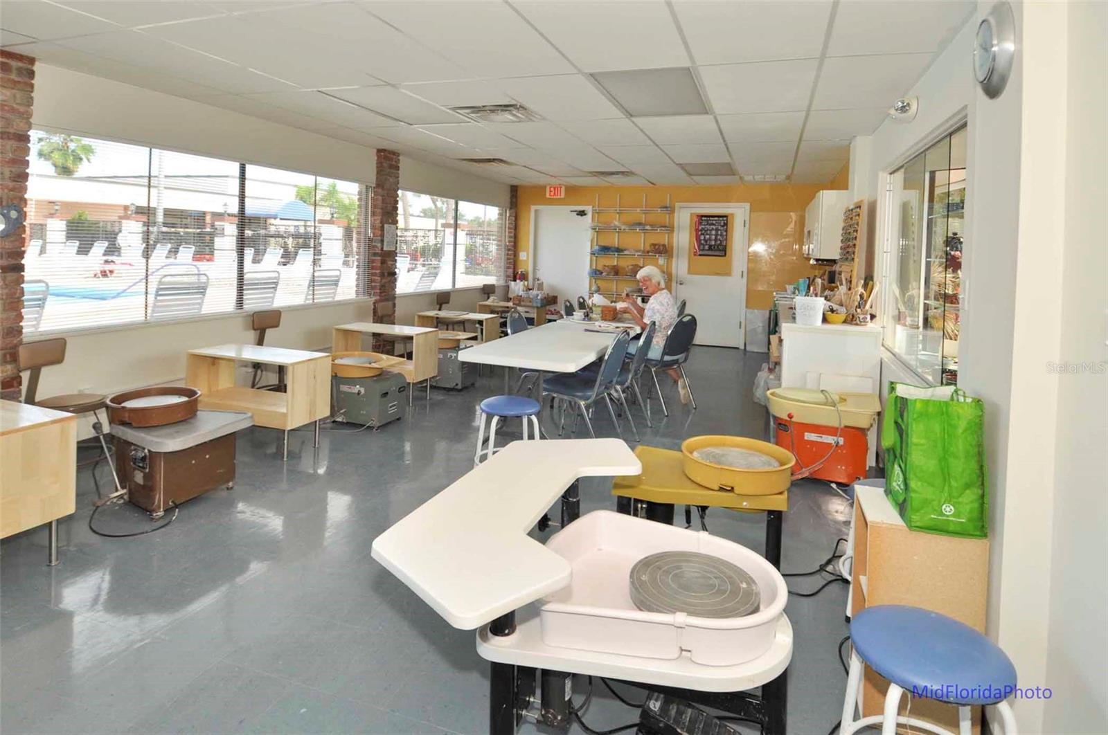 Listing photo id 54 for 2106 View Drive