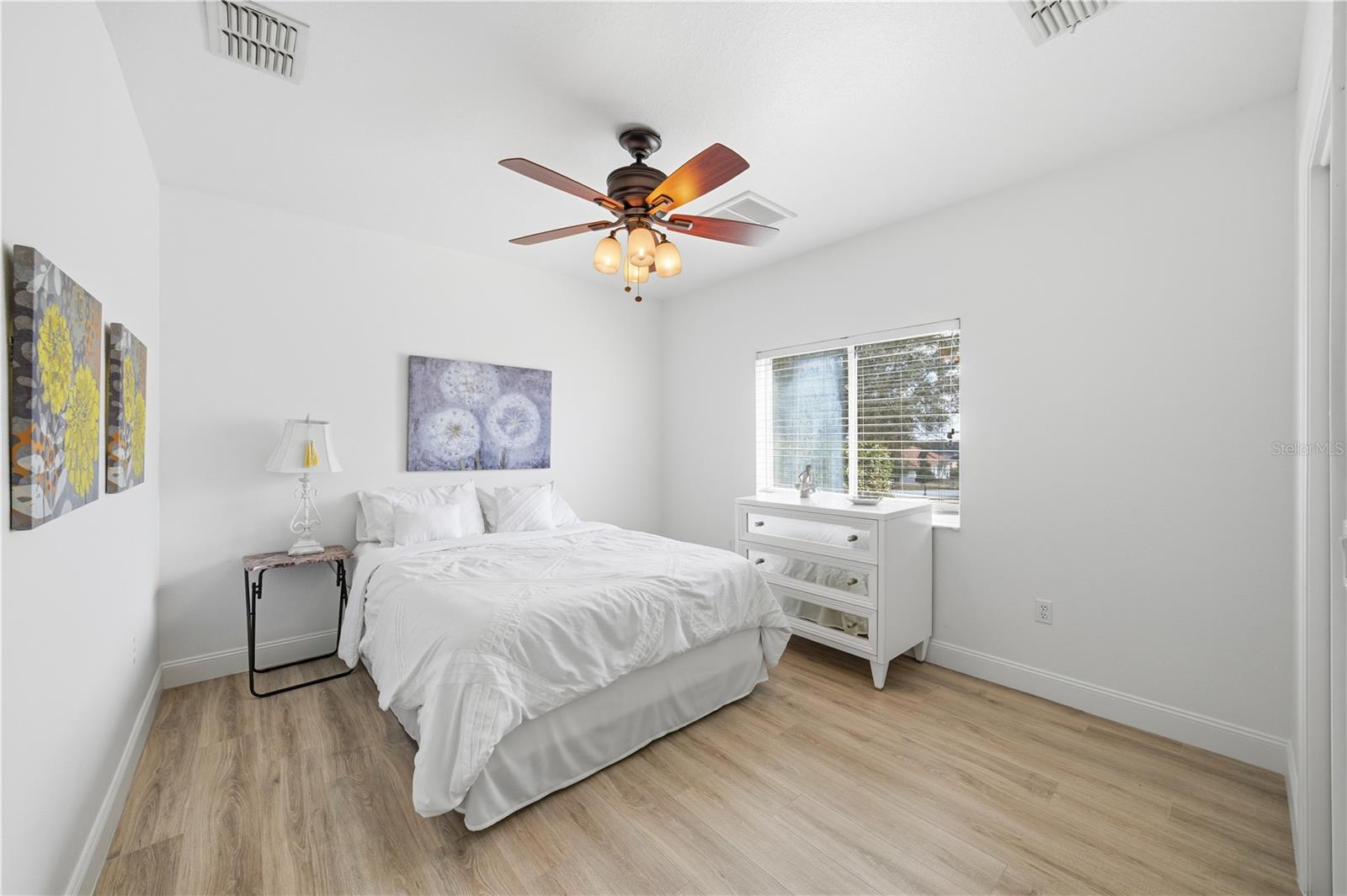 Image 15 of 54 For 13642 Thoroughbred Drive