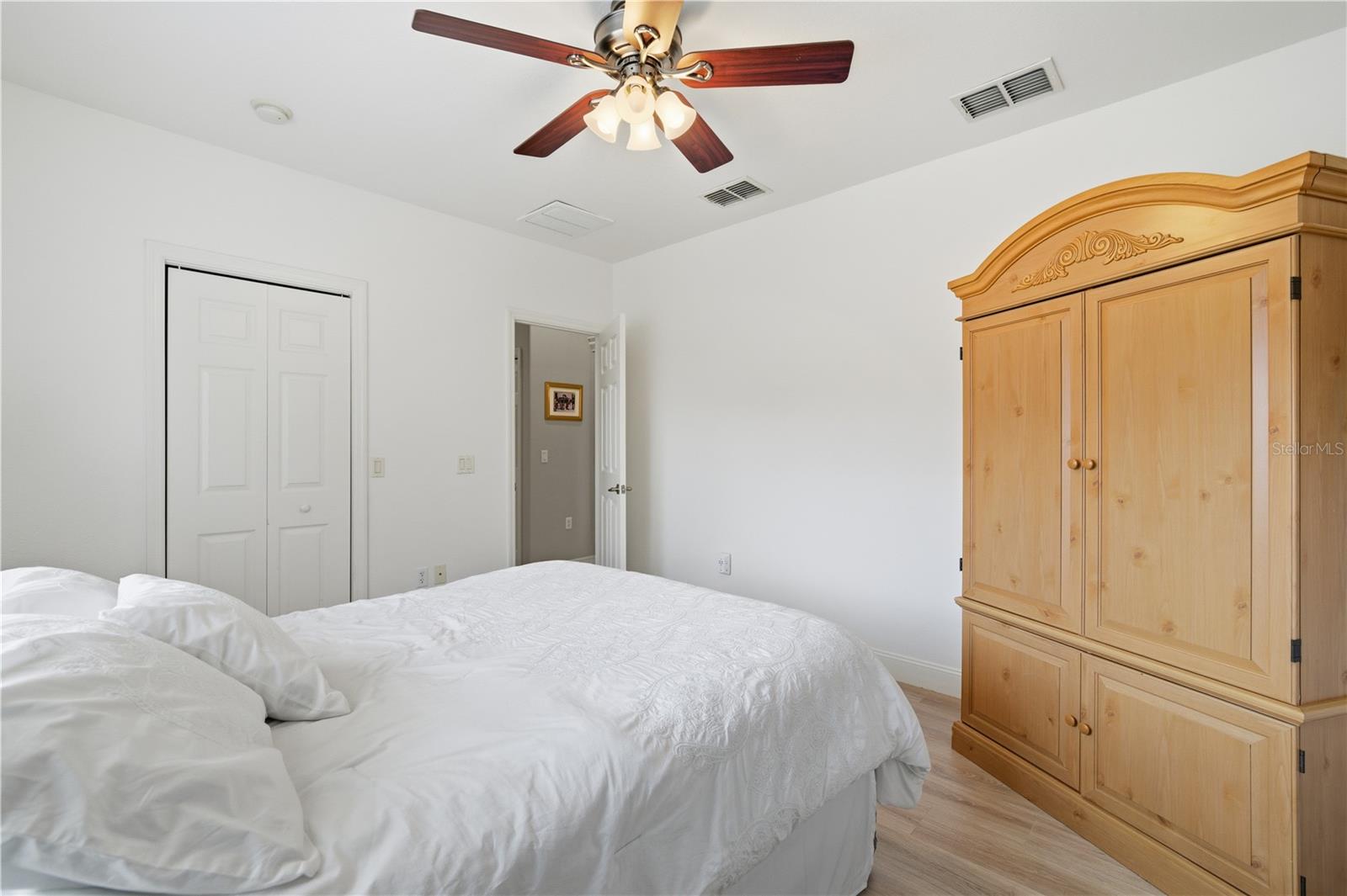 Image 20 of 54 For 13642 Thoroughbred Drive