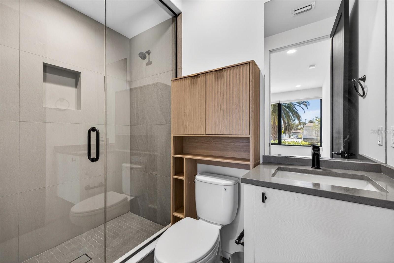 Image 11 of 64 For 94 Davis Boulevard