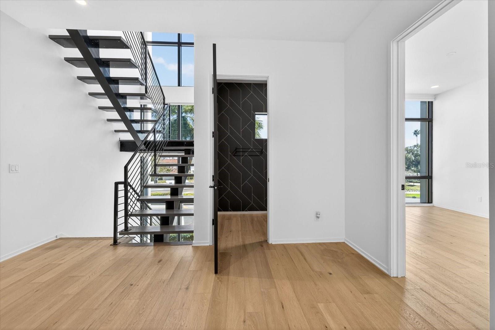 Image 20 of 64 For 94 Davis Boulevard