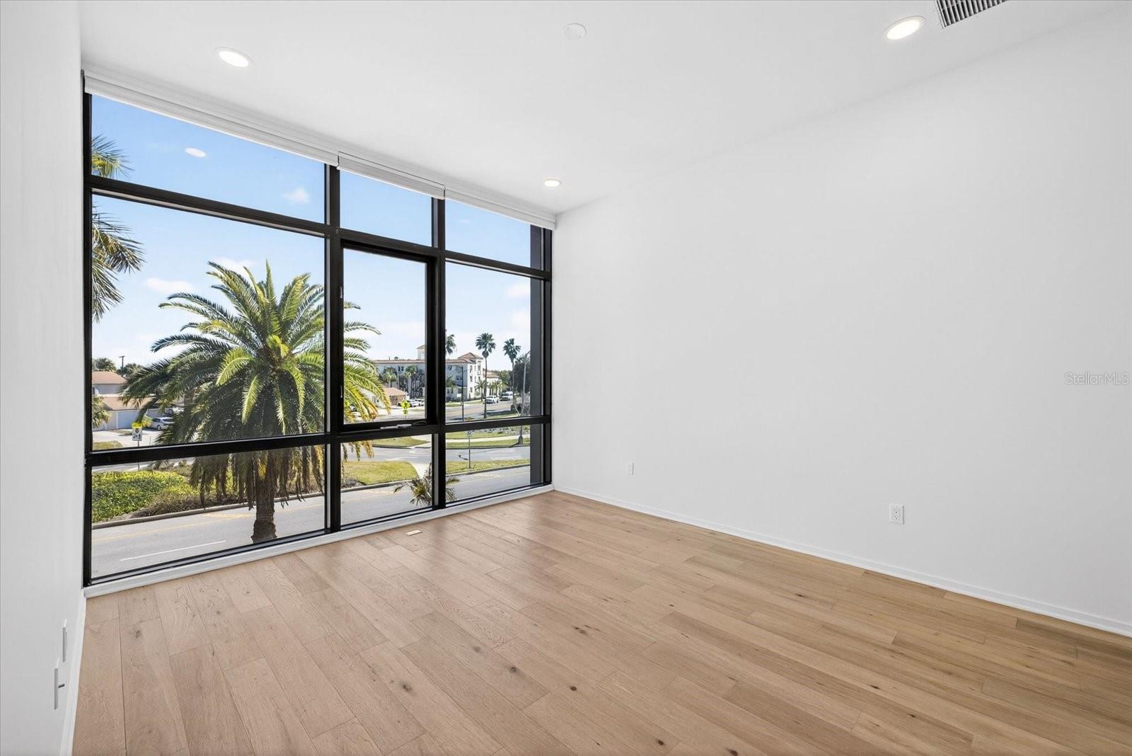 Image 21 of 64 For 94 Davis Boulevard