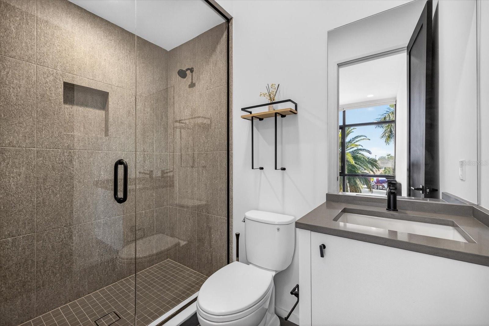 Image 23 of 64 For 94 Davis Boulevard