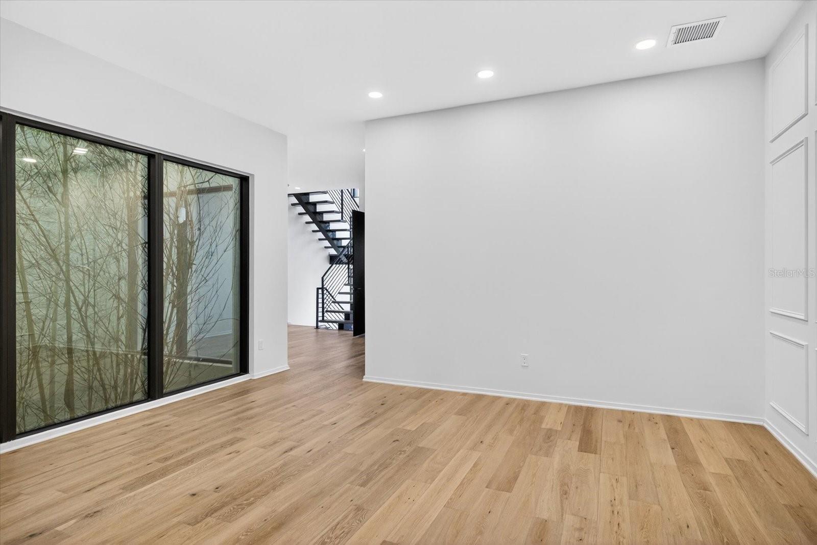 Image 25 of 64 For 94 Davis Boulevard