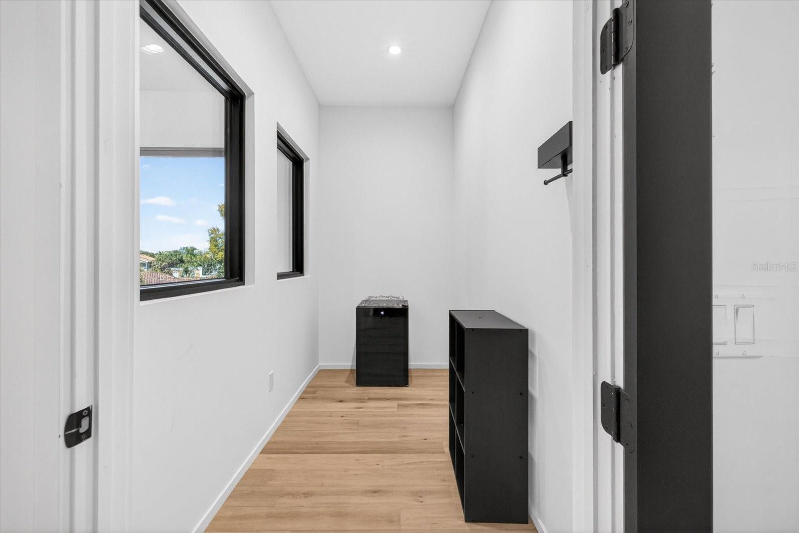 Image 26 of 64 For 94 Davis Boulevard