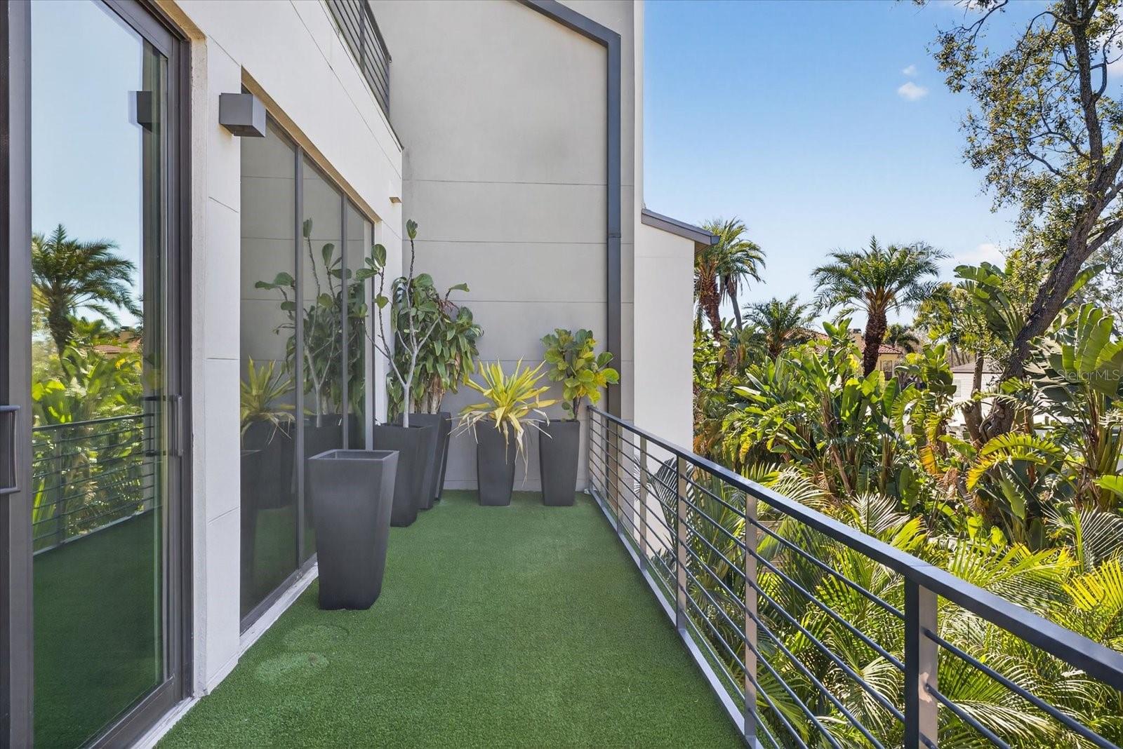 Image 33 of 64 For 94 Davis Boulevard