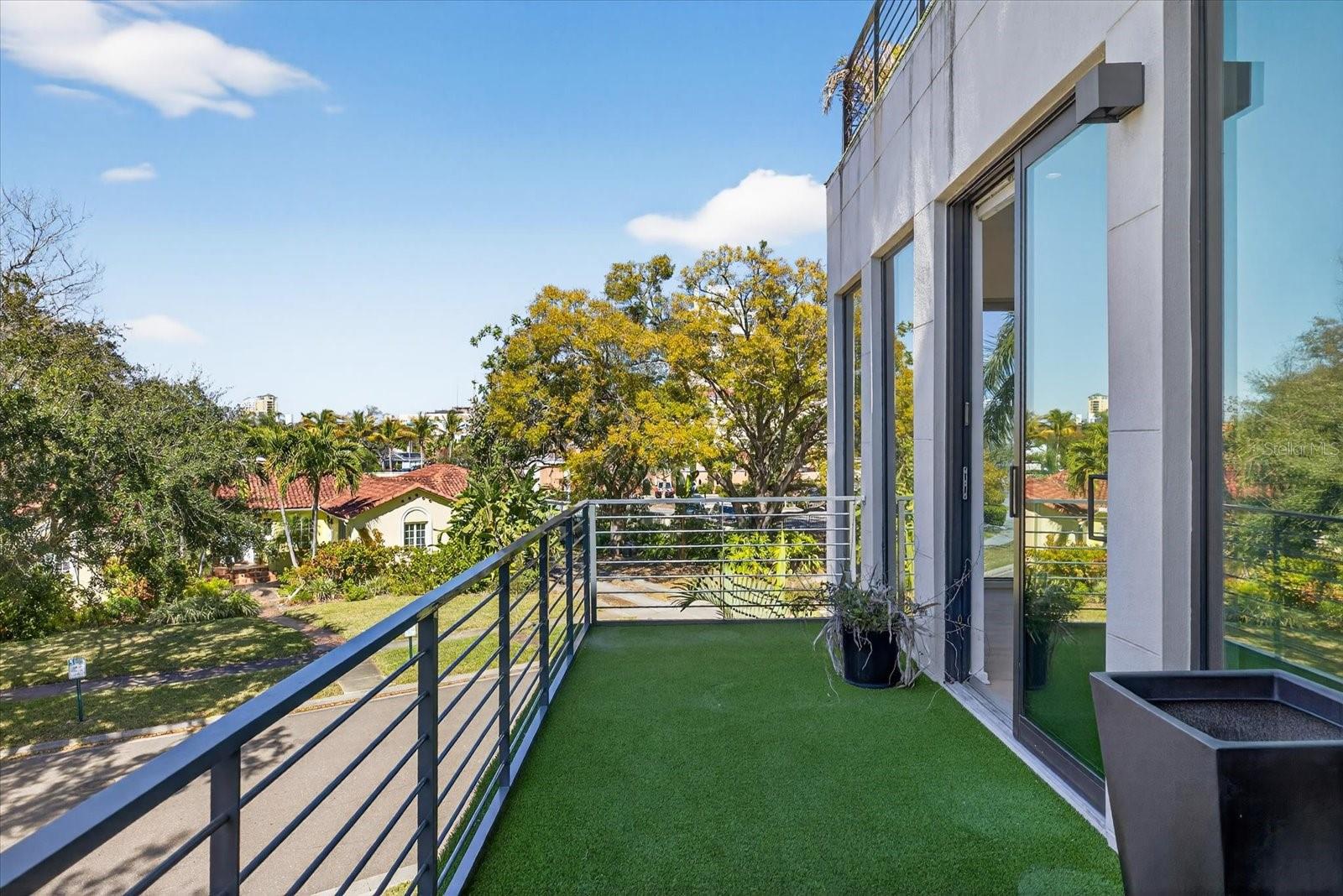 Image 34 of 64 For 94 Davis Boulevard