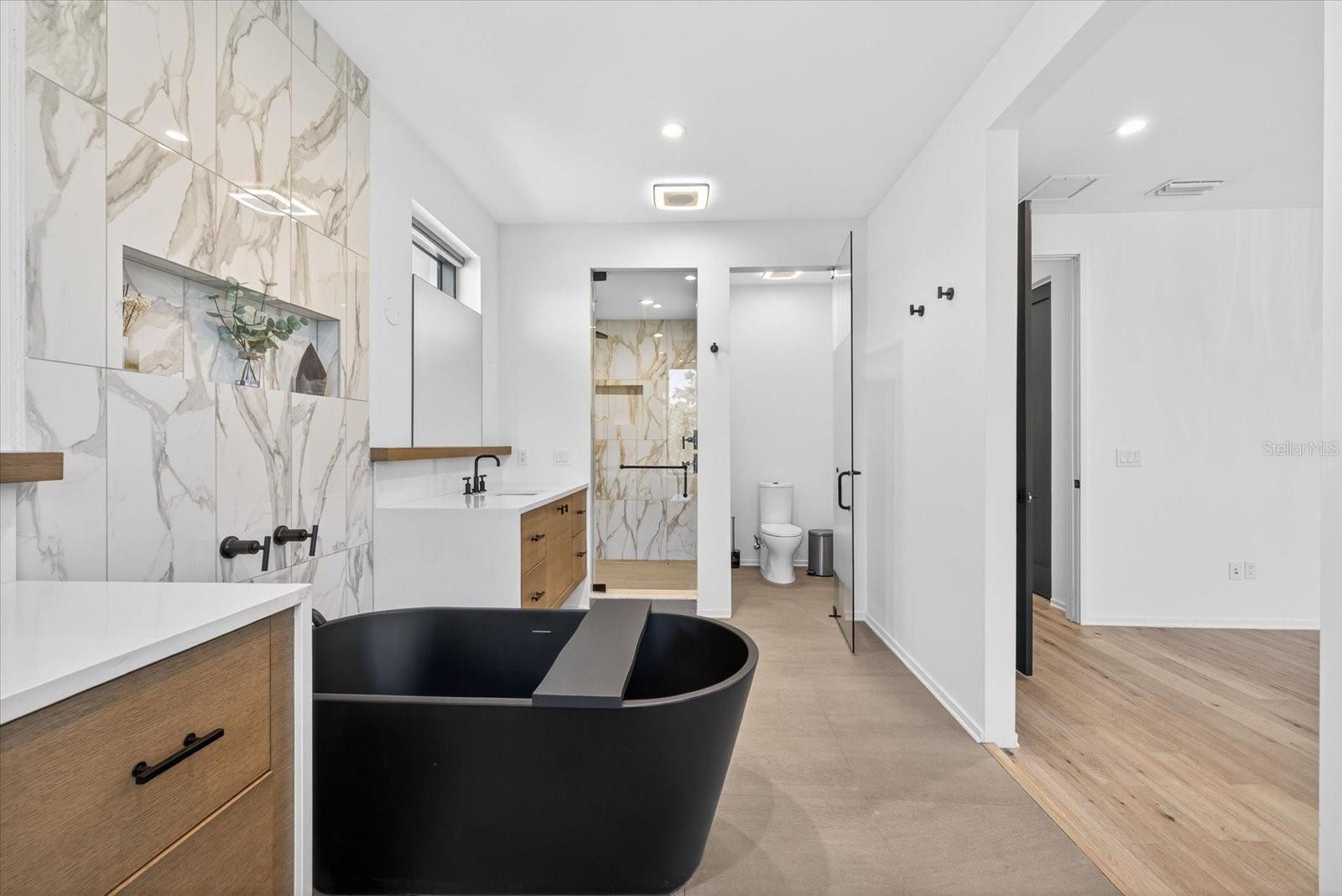 Image 44 of 64 For 94 Davis Boulevard