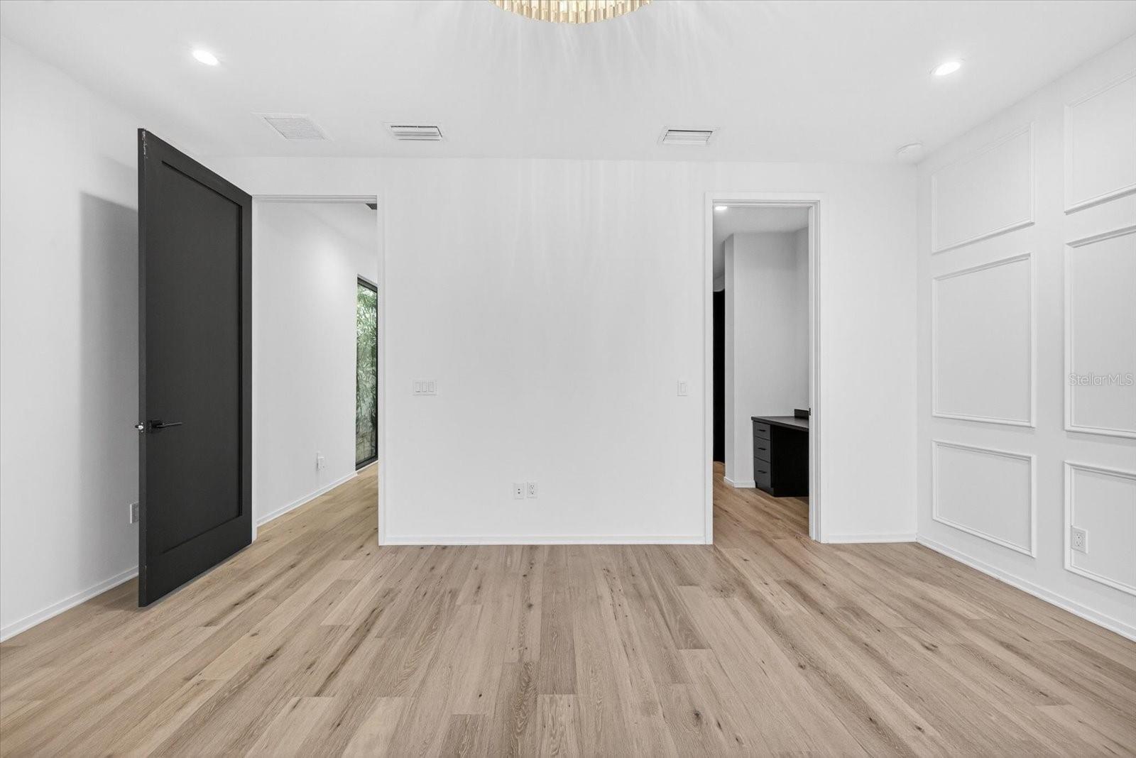 Image 46 of 64 For 94 Davis Boulevard