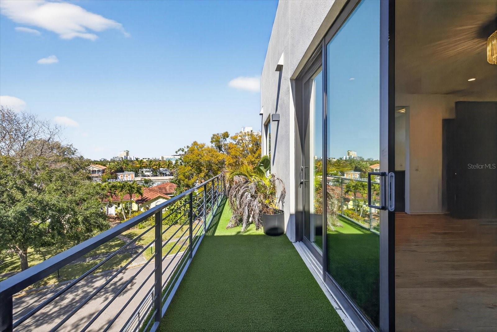 Image 50 of 64 For 94 Davis Boulevard