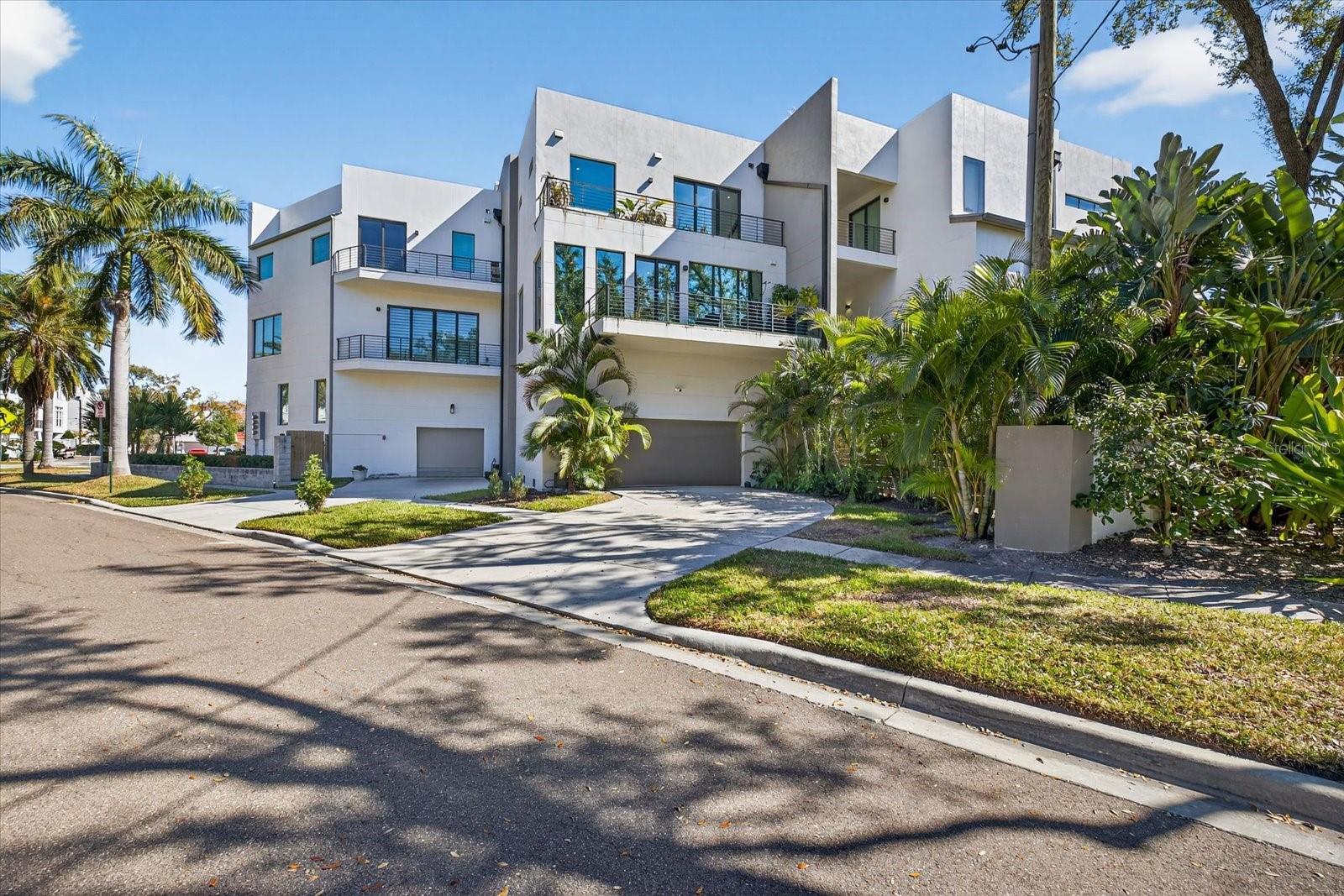 Image 54 of 64 For 94 Davis Boulevard