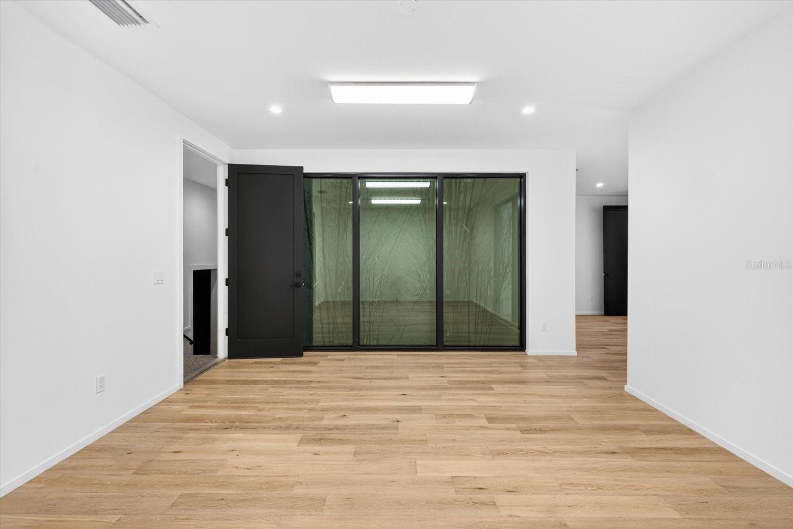 Image 6 of 64 For 94 Davis Boulevard