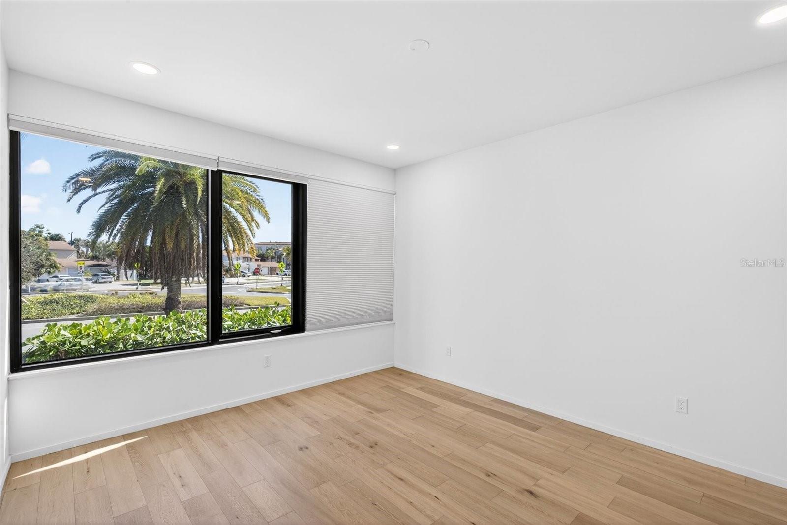 Image 9 of 64 For 94 Davis Boulevard