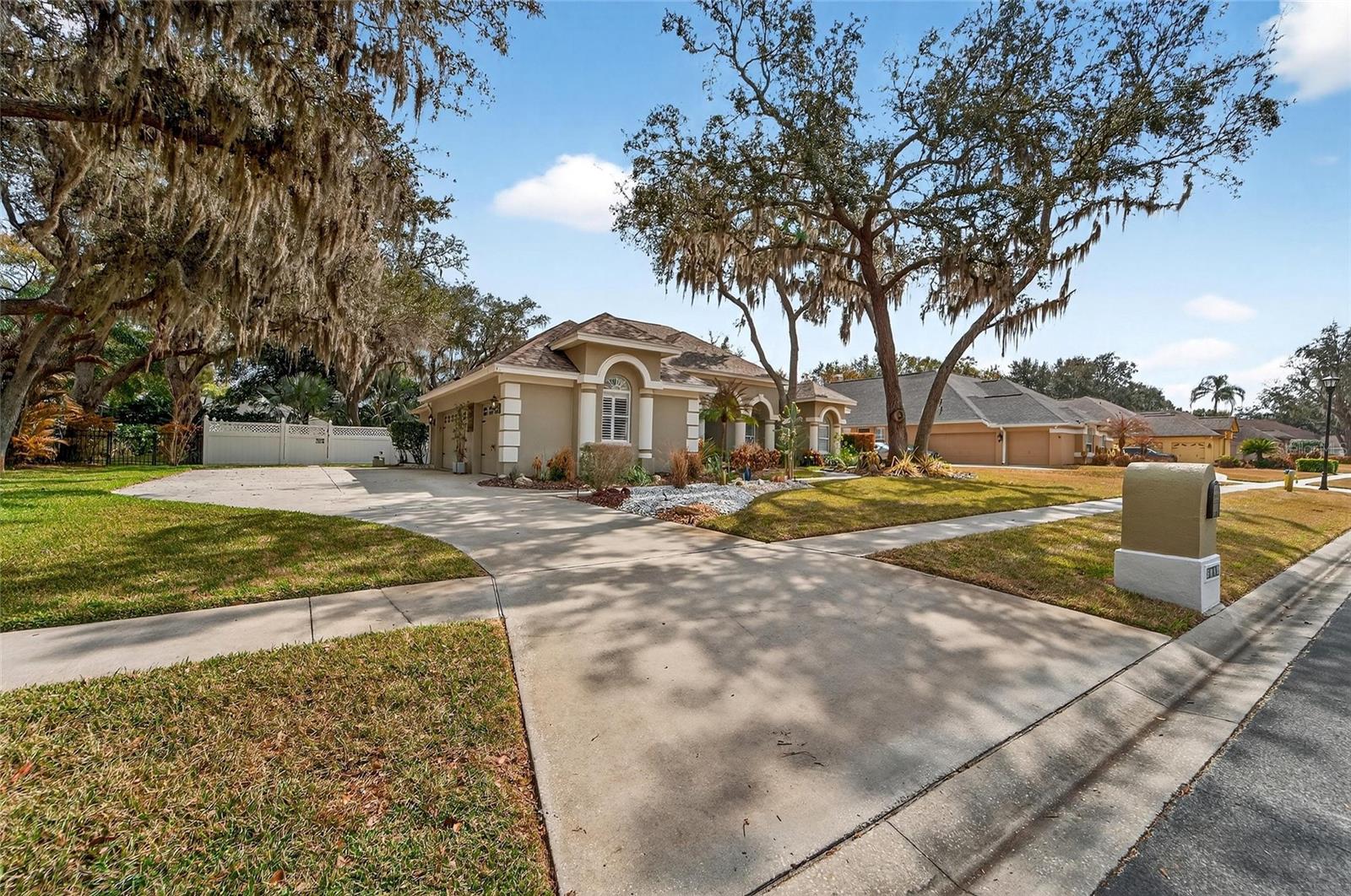 Image 4 of 65 For 5018 Sylvan Oaks Drive