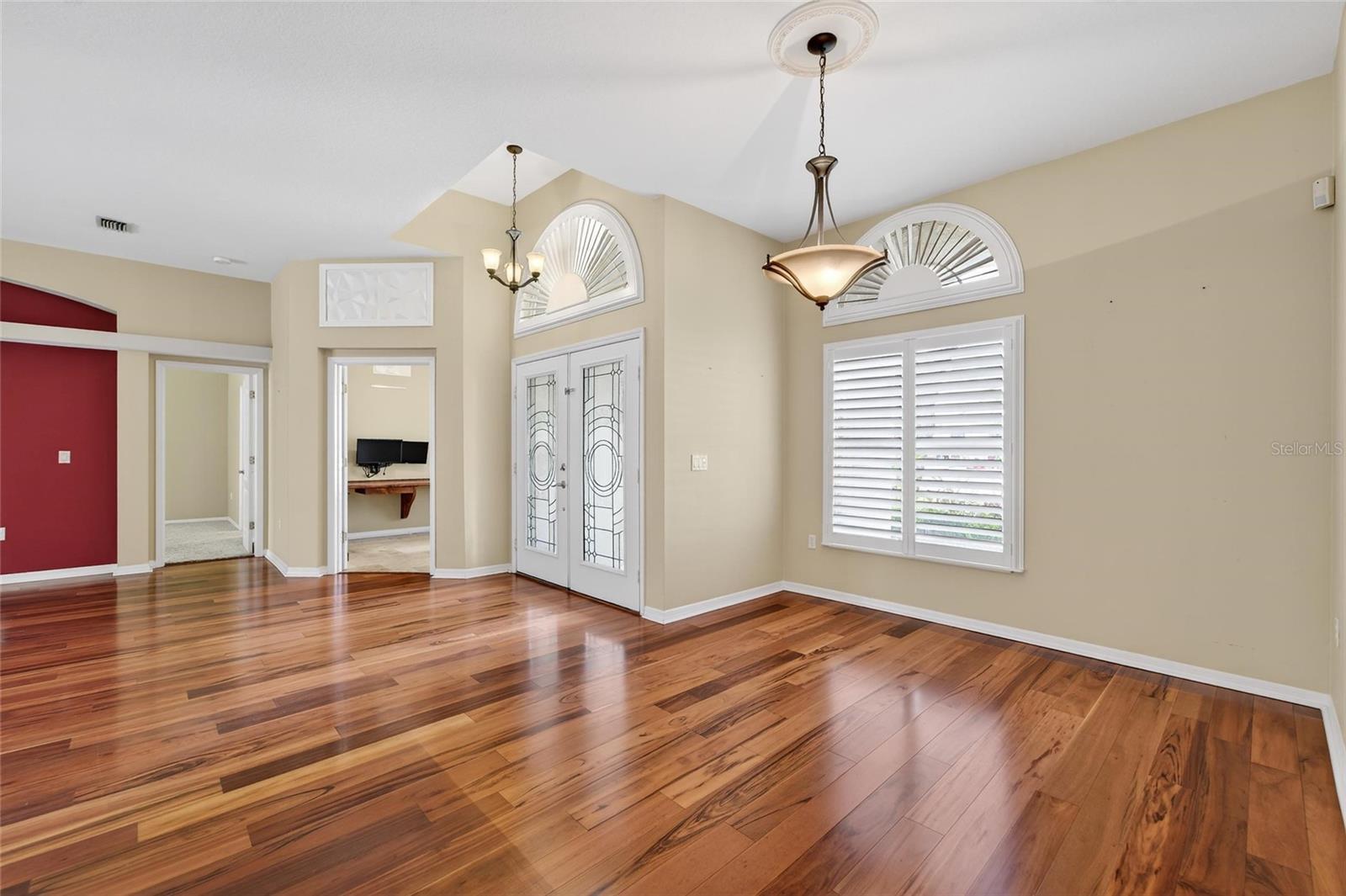 Image 8 of 65 For 5018 Sylvan Oaks Drive