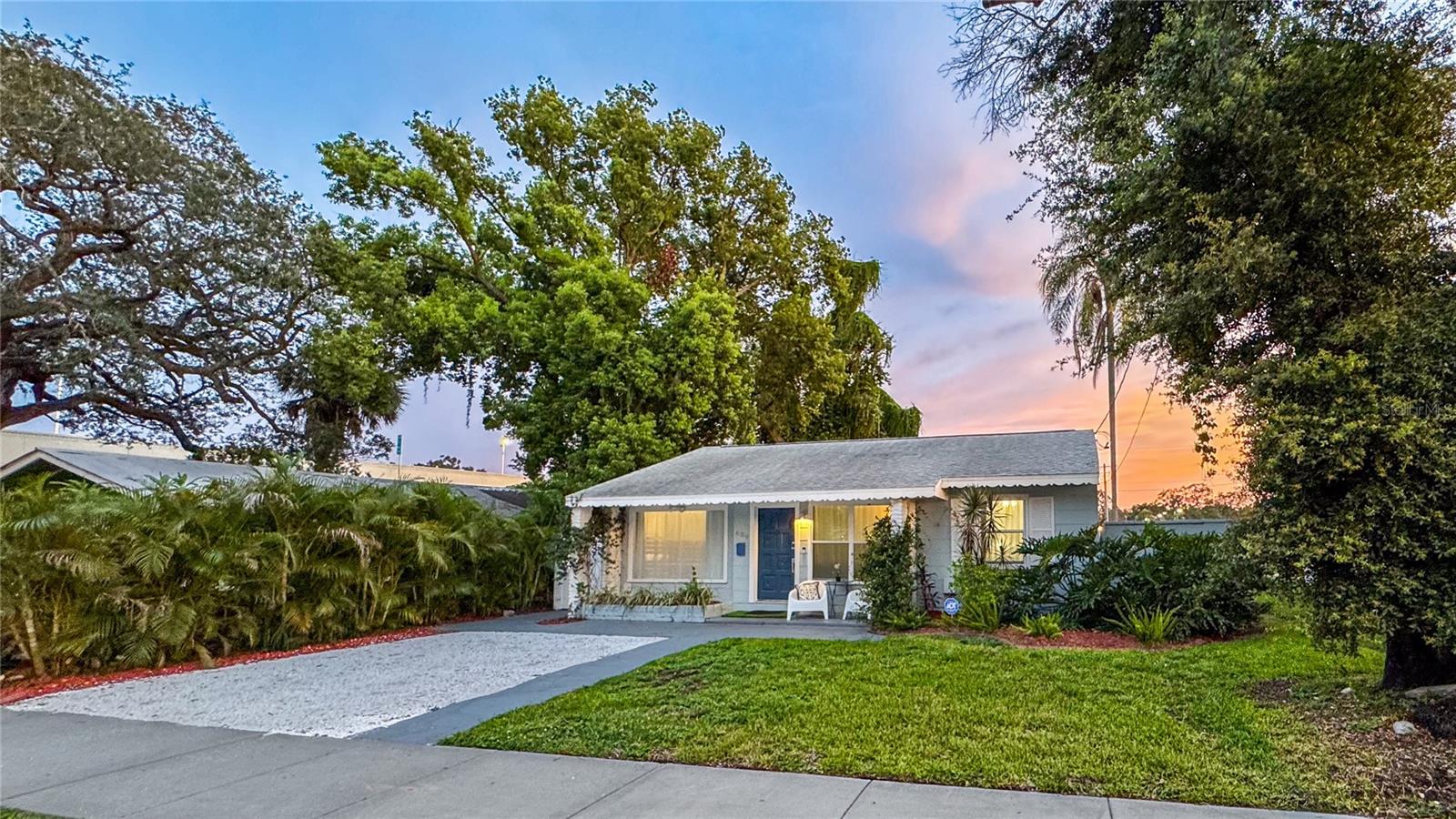 Image 2 of 55 For 609 Louisiana Avenue