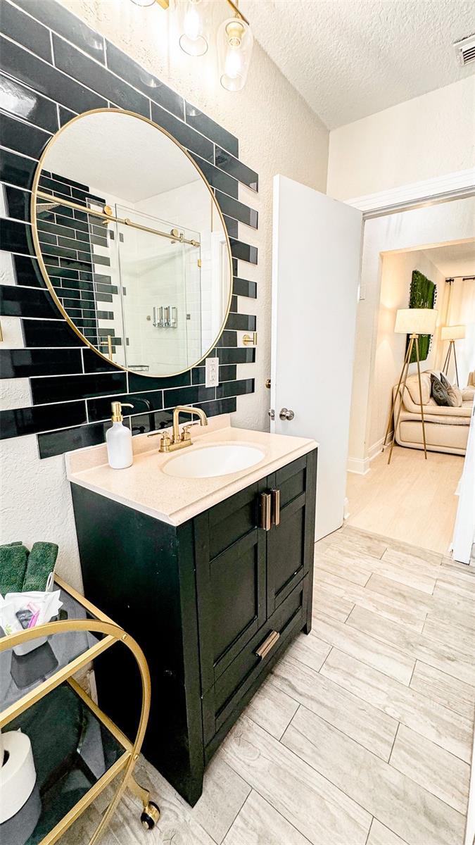 Image 32 of 55 For 609 Louisiana Avenue