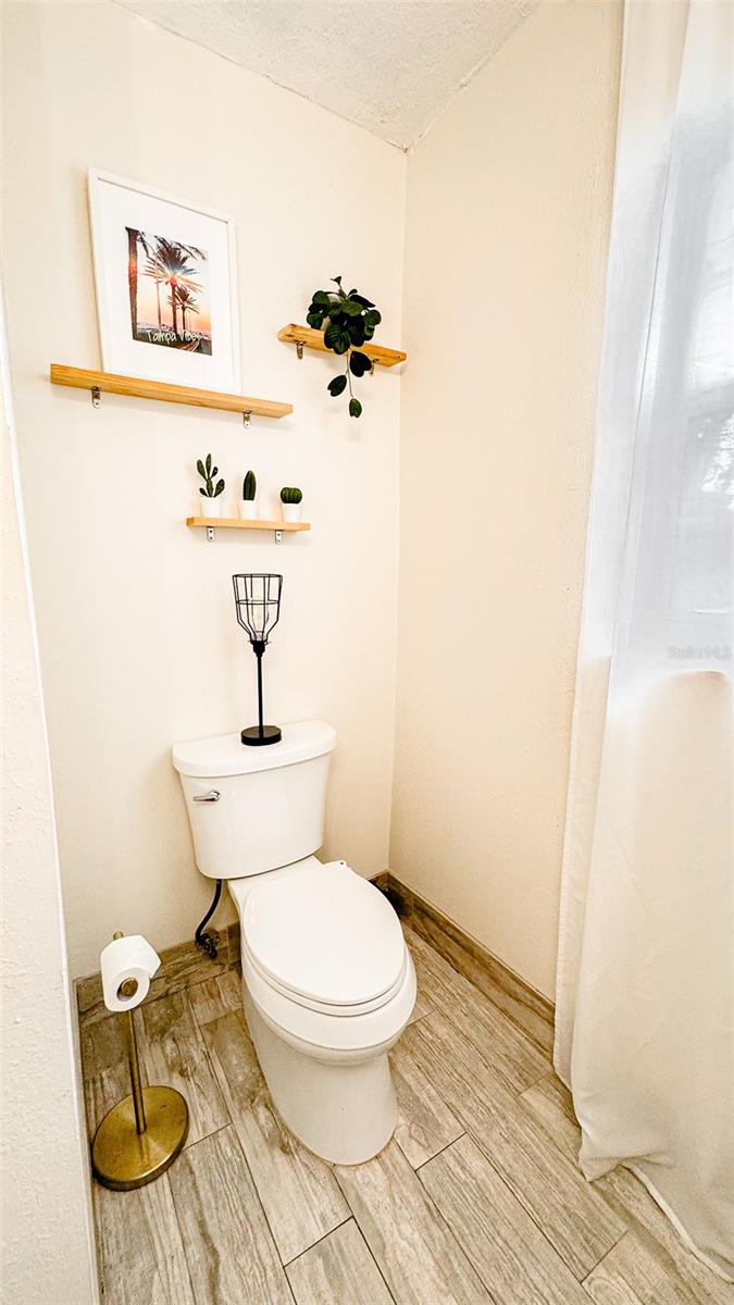 Image 33 of 55 For 609 Louisiana Avenue