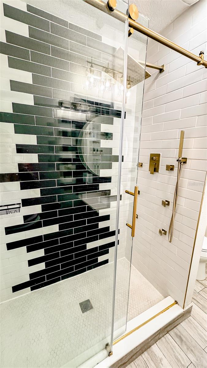 Image 34 of 55 For 609 Louisiana Avenue