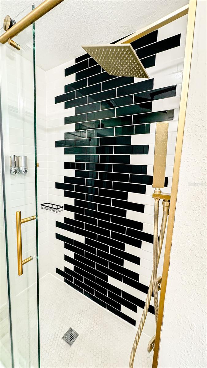 Image 35 of 55 For 609 Louisiana Avenue