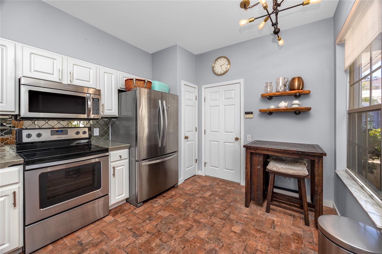 Image 4 of 33 For 3637 Country Pointe Place