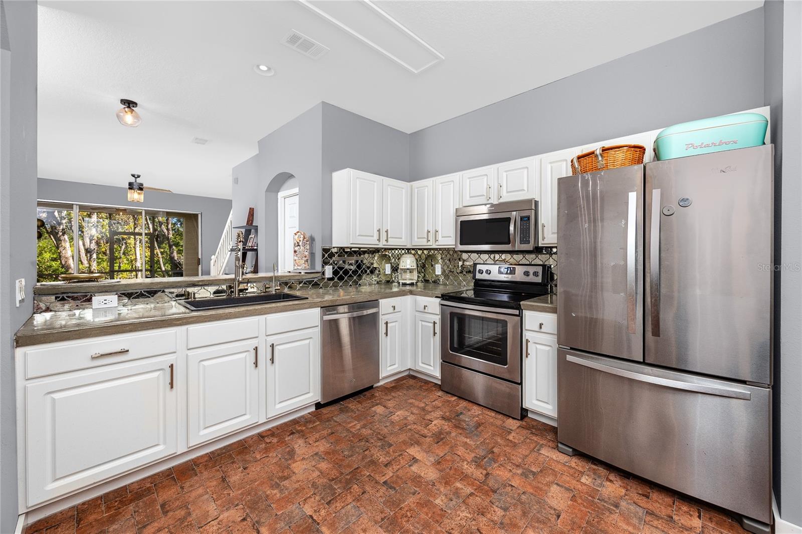 Image 5 of 33 For 3637 Country Pointe Place